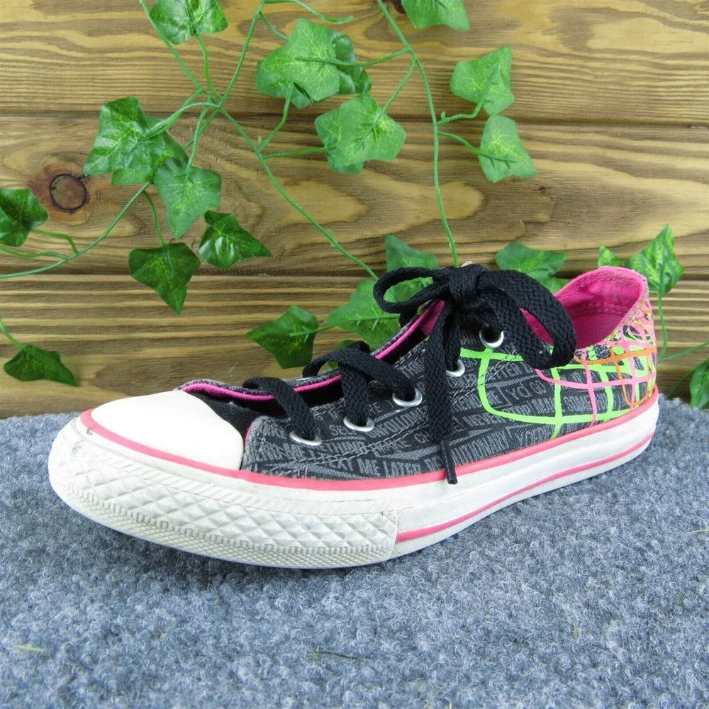 Converse Youth Girls Sneaker Shoes Black Fabric Lace Up Size 2 Medium‎